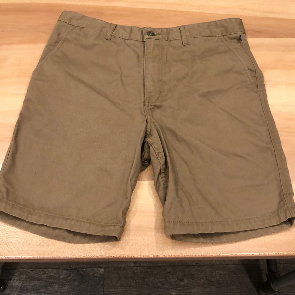 Freeworld walker shorts size 32